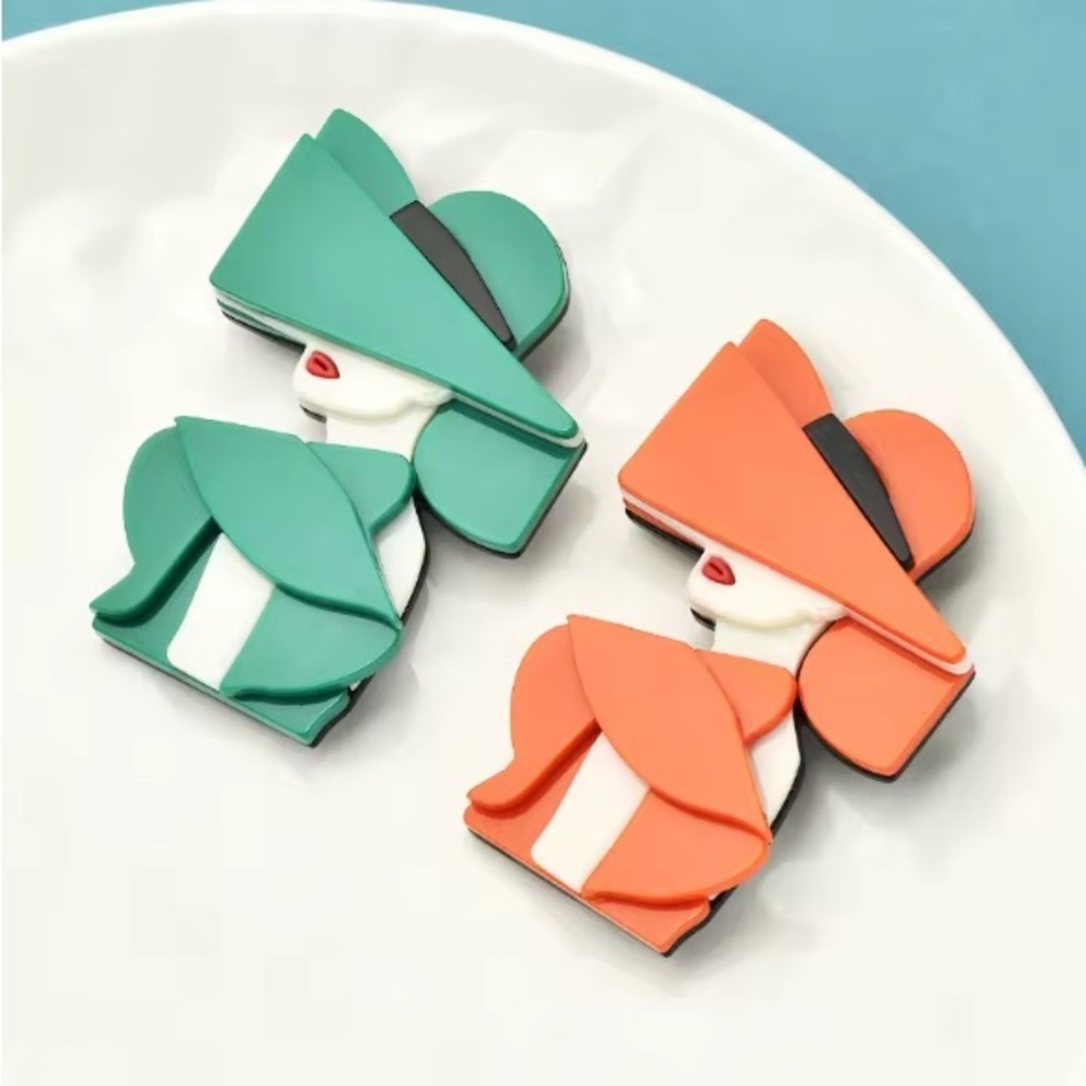 Red Acrylic Charming Lady Brooch. - Picture 3 of 4